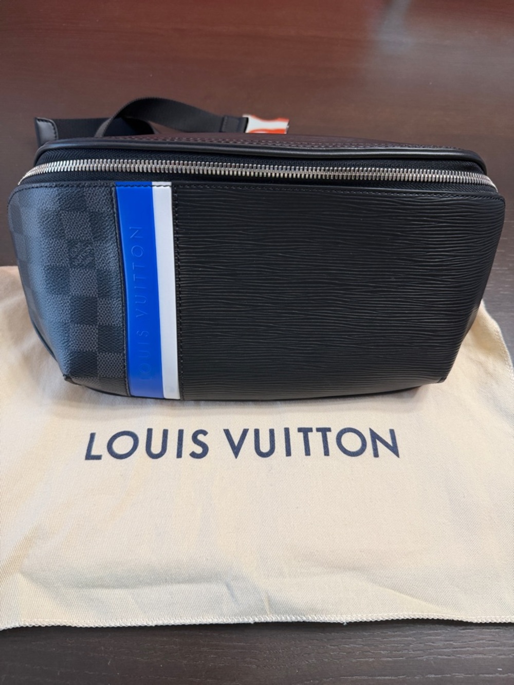Louis Vuitton Bumbag (Noir)
